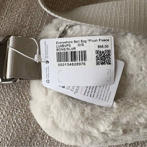 Lululemon Everywhere Belt Bag 1L NWT Bone/Silver - Picture 5 of 7